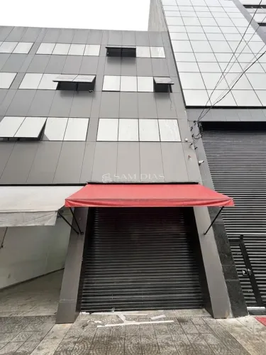 Prédio comercial com térreo + 3 andares, totalizando 480 m², localizado no Brás.