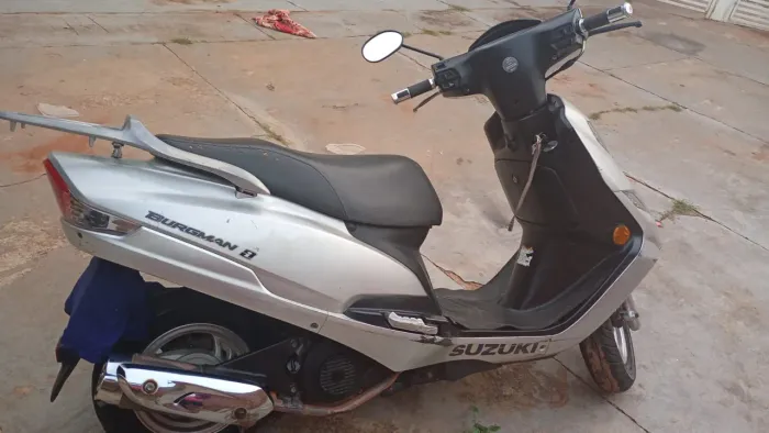 Suzuki Burgman 125i (2011/12) injeção eletrônica ( Placa Mercosul+ pneus novos)