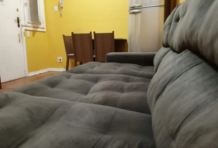 Sofá retrátil de três lugares