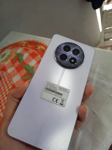 ? REALME 12 5G - 8GB RAM + 256GB ?