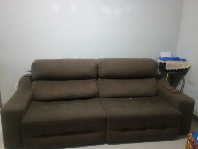 Sofá retrátil e reclinável 