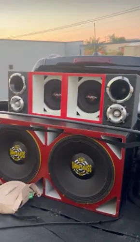 Som automotivo completo 9000 RMS Taramps + 2 Target Bass 4K - Paredão