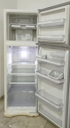 Geladeira Frost Free 