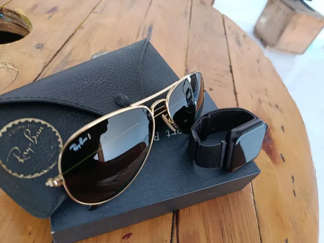 Óculos Ray Ban e Relógio Smartwatch