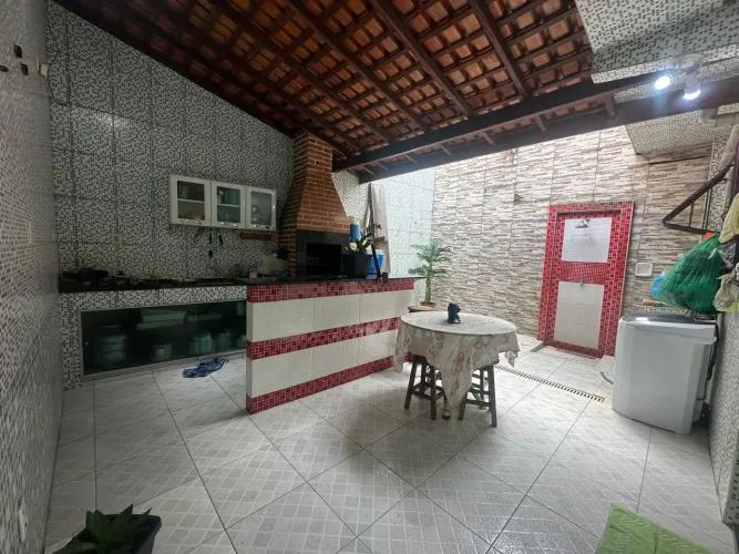Bela Casa à venda, 3/4 s/1 suíte, quintal c/ churrasqueira, 02 vagas, Bernardo Sayão.