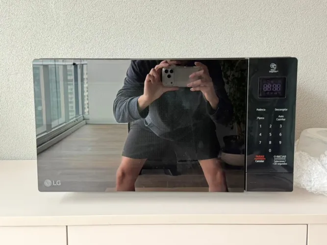 Micro-ondas LG NeoChef 30L MS3033DS Preto - Impecável
