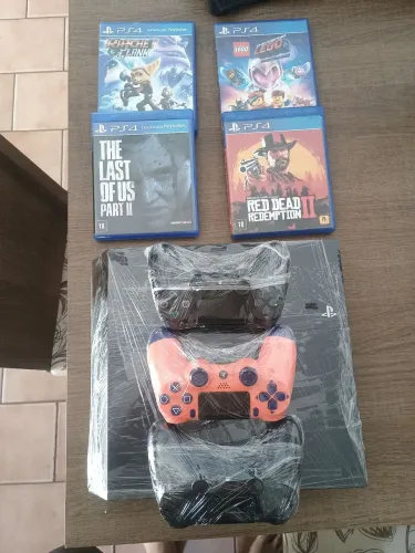 Vendo ps4 usado em perfeito Estado
