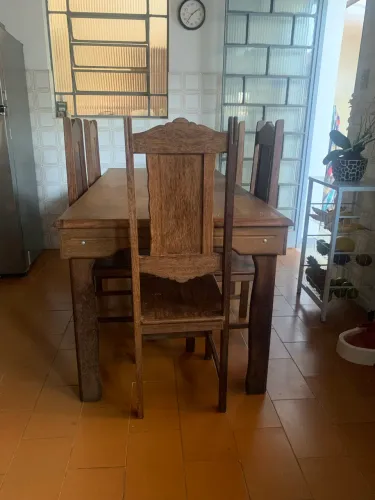 Mesa sucupira com 5 cadeiras