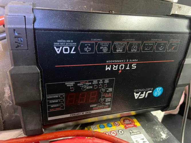 Fontes de carregador Jfa 70a bivolt com medidor Cca