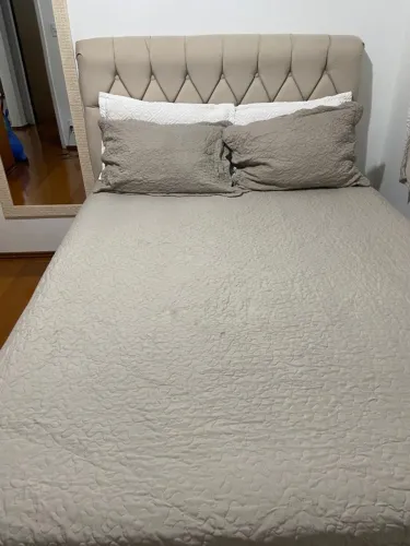 Cama Box + Colchão - Tamanho Padrão Casal 1,38x1,88 Bege e Branco
