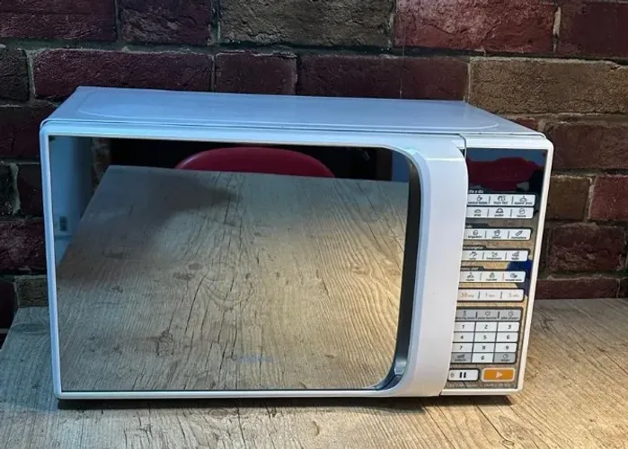 micro-ondas midea 20L 127V