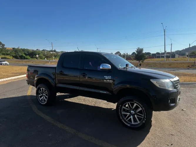 Toyota Hilux CD SR 4X2 2.7 16v/2.7 Flex Aut. 2012