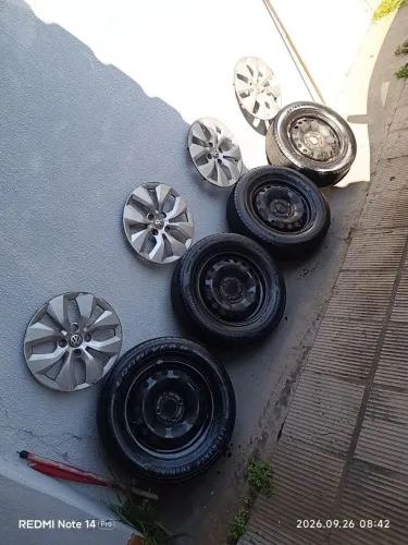 Roda 14 Vw com pneus bons - 850,00
