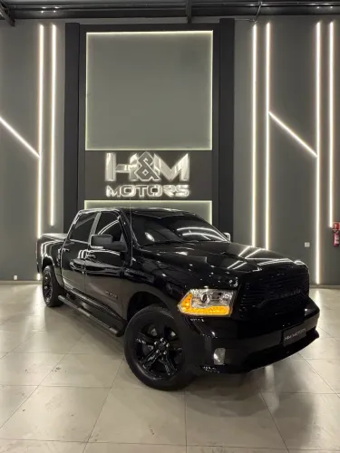 Ram Classic Laramie Night Edition 5.7 V8 16V Gasolina 4X4 Aut. 2023