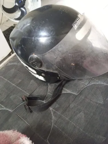 Vendendo capacete