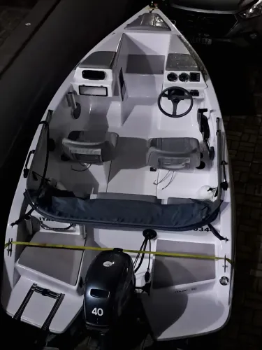 LANCHA ANO 2020 14PES MOTOR 40HP 2TPS SUPER COMPLETA