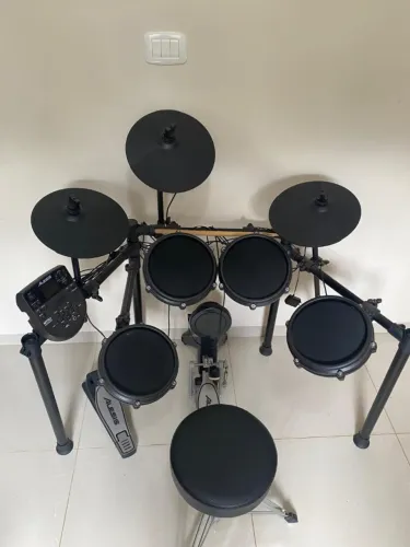 Bateria Eletrônica Alesis Nitro Mesh Kit de 8 peças