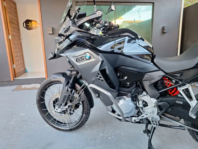 LINDA BMM GS850cc ADVENTURE PREMIUM 2023 FINANCIA ATÉ 100%