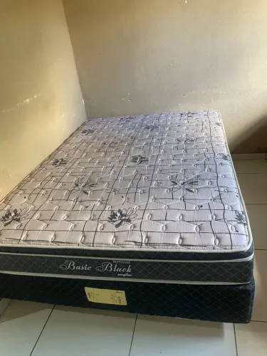 Vendo cama box casal 