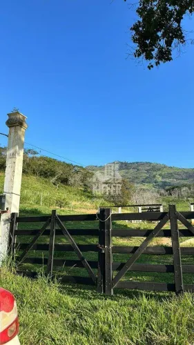 Fazenda com 2 quartos à venda, 543000 m² por R$ 2.200.000 - Zona Rural - São Fidélis/RJ