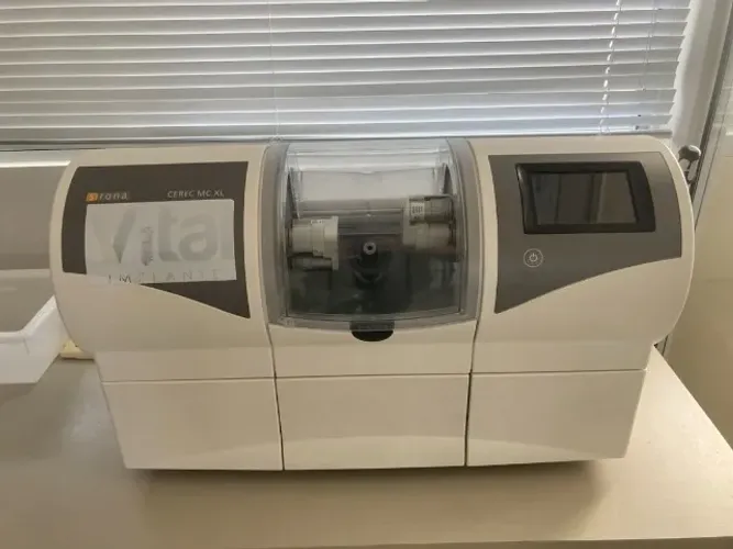 FRESADORA SIRONA CEREC MC XL PREMIUM PACKAGE SN 304013