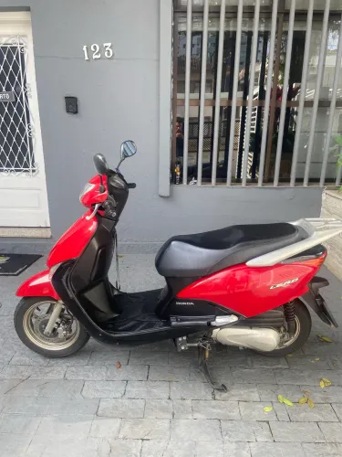 Honda lead 110 14/15 - ótimo para o dia dia.