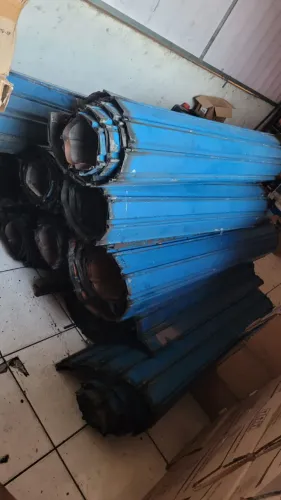 Vende-se Portas de Rolo semi novas já pintadas.