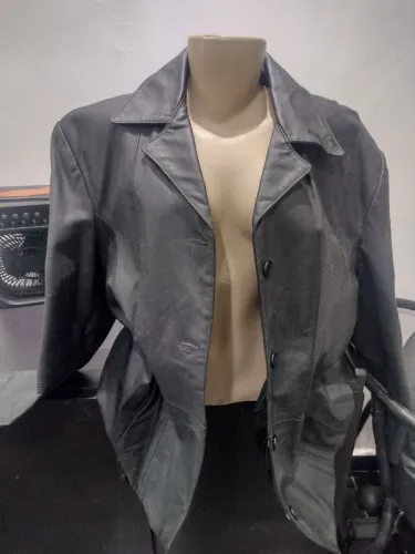 Jaqueta feminina couro Julian marcuir Tam 46 veste 42