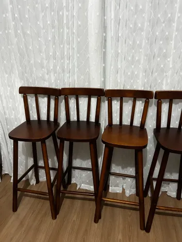 Banquetas de madeira maciça
