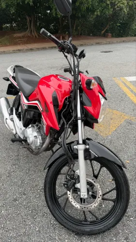 Titan 160 zerada, muito bem conservada! Confira as fotos!