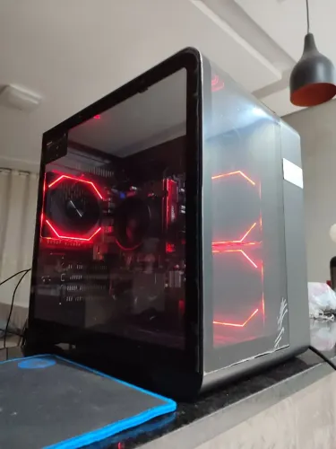 PC Gamer AMD Ryzen 5 2400G - Vega 11 - 16Gb Ddr4 - Ssd nvme - Argb