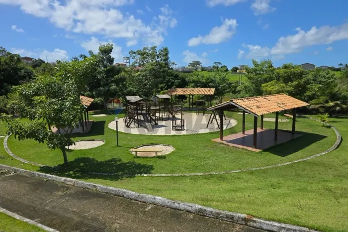 Terreno em Meio à Natureza, Perto do Mar