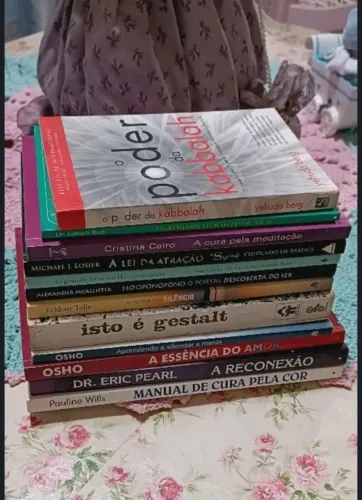 Kit com 12 livros. Autoconhecimento, meditação, terapia holística, espiritualidade.