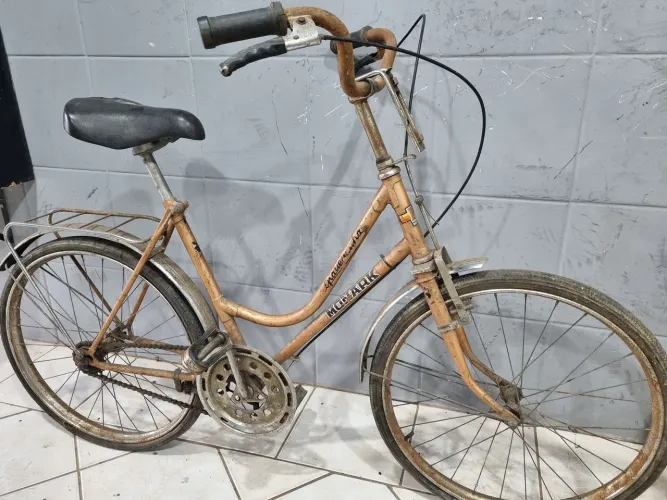 Monark Ipaneminha aro 22 antiga.