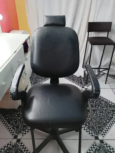 Cadeira de maquiadora usada