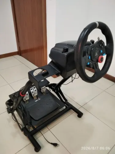 Ps4 pro + volante g29 e cockpit