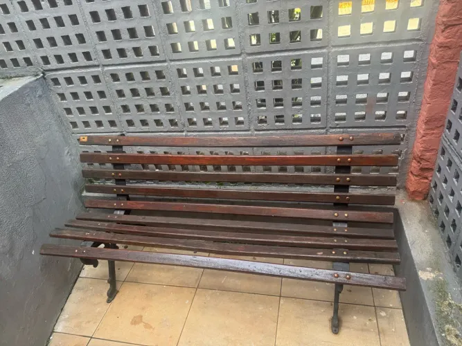Banco de madeira