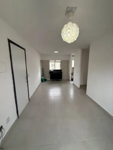 VENDO LINDISSIMO APARTAMENTO DE 3/4 TODO REFORMADO NO COND. VIVER CASTENHEIRA