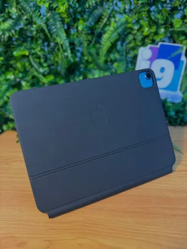 Case Apple Magic Keyboard  A2261  Compatível com: iPad Pro 11" (1ª, 2ª, 3ª e em muitos cas