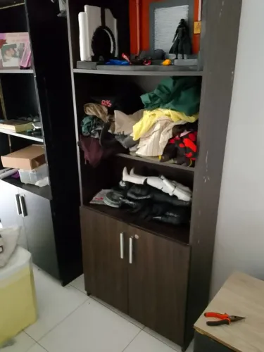 Estantes com portas