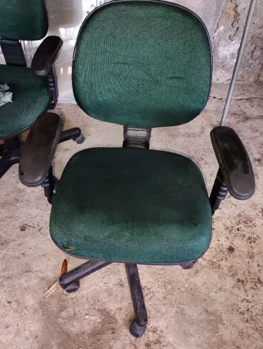 Cadeira de escritório com braços 