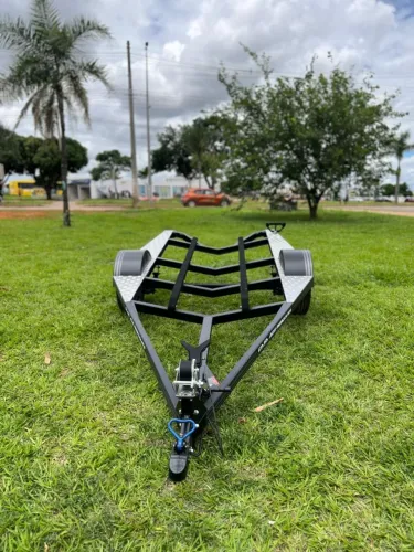 Carretinha JET SKI eficiente para auxiliar sua ocupação - reboque