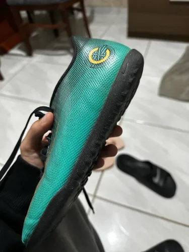 Chuteira Society CR7