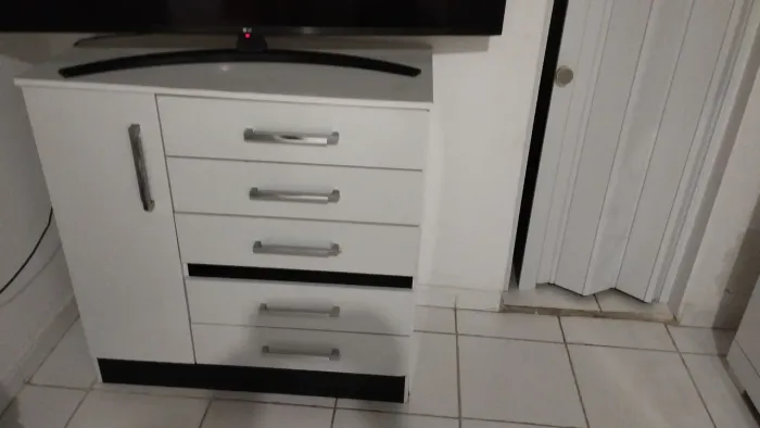 Vendo uma cômoda