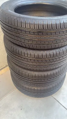 Pneus 216/60/17 Novinho - Rodou so uma semana