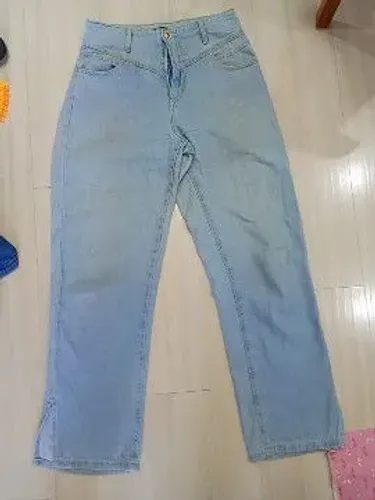 Lote 1 calça jeans e 1 shorts jeans tamanho 38