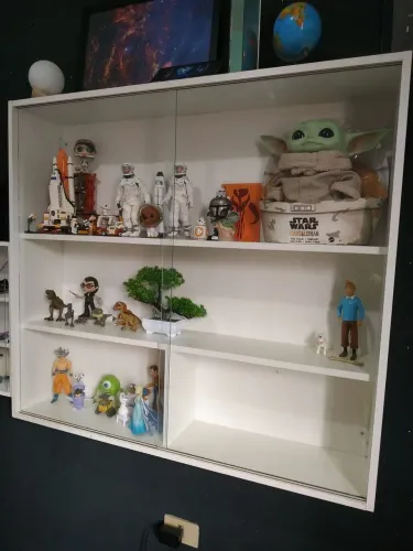 Expositor Action Figure com porta de vidro
