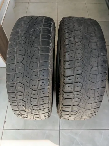 Vende se 2 pneus 205/ 60 /16