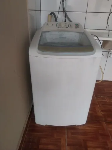 Vende se máquina de lavar  10  kg 127v  funcionando  perfeitamente  