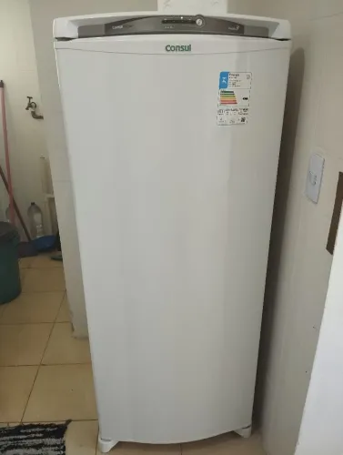 Geladeira Consul, novíssima, dois meses de uso 